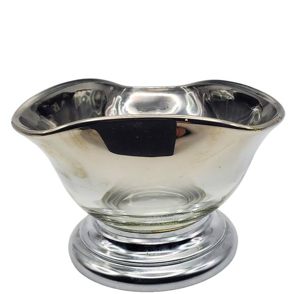 Dorothy Thorpe Silver Fade Glass Bowl Small Footed Tri Corner Dish MCM Decor - Picture 3 of 10